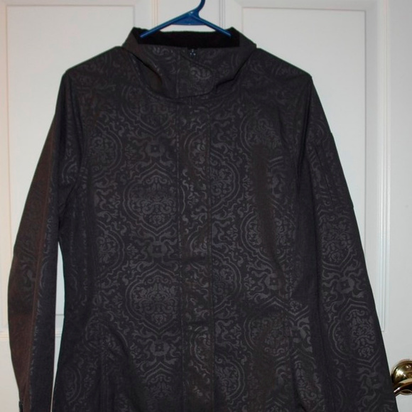 SOLD********************Athleta Charcoal Grey Damask Print Rain Coat Med - Picture 1 of 6